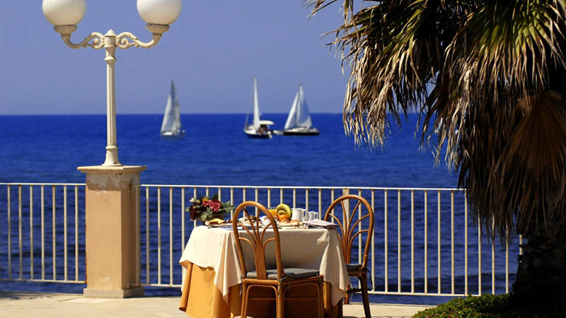 Frokost med udsigt p Hotel Dioscuri, Sicilien, Italien